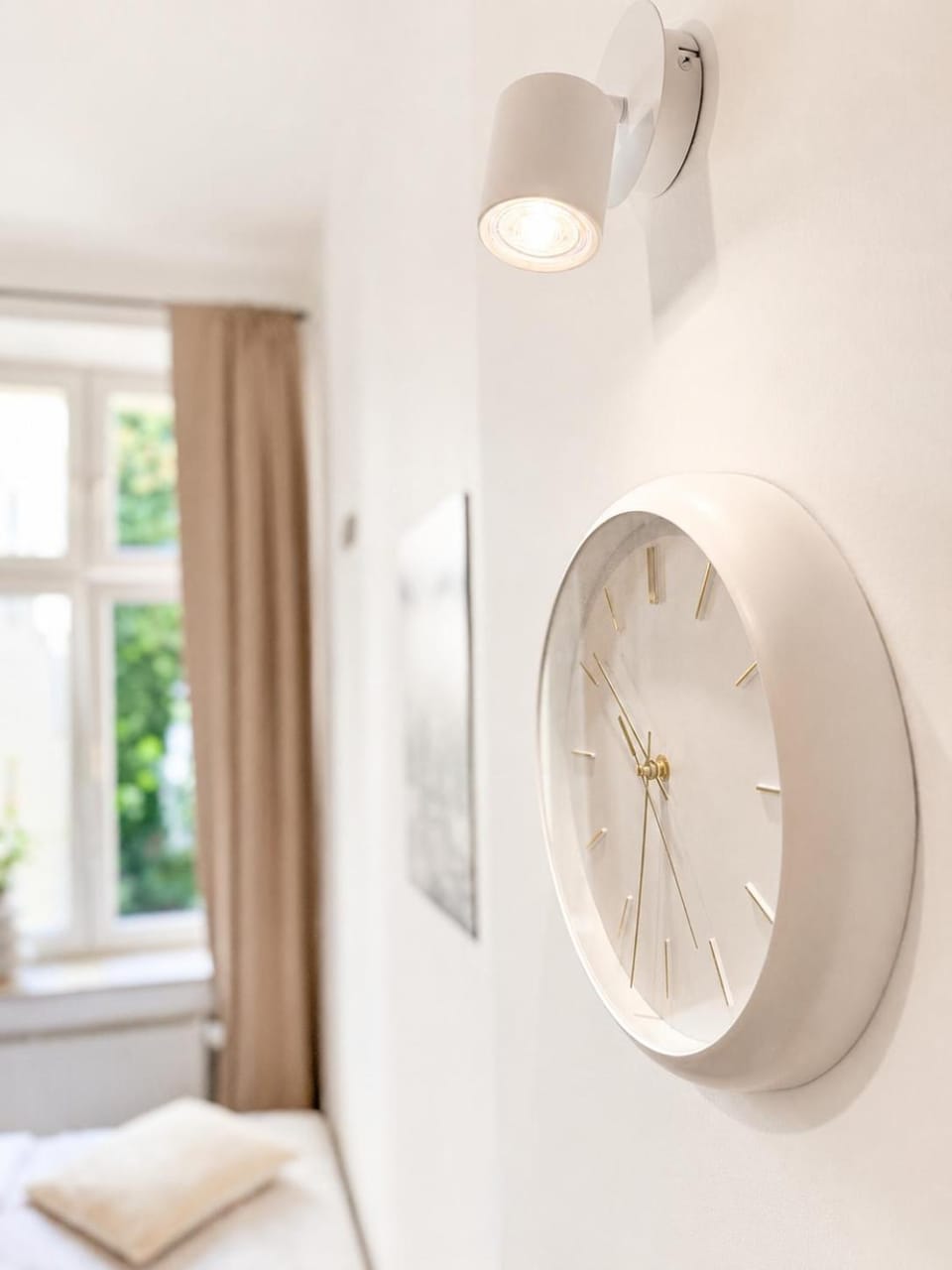 Photo of the whole room, Decorative detail, Bedroom