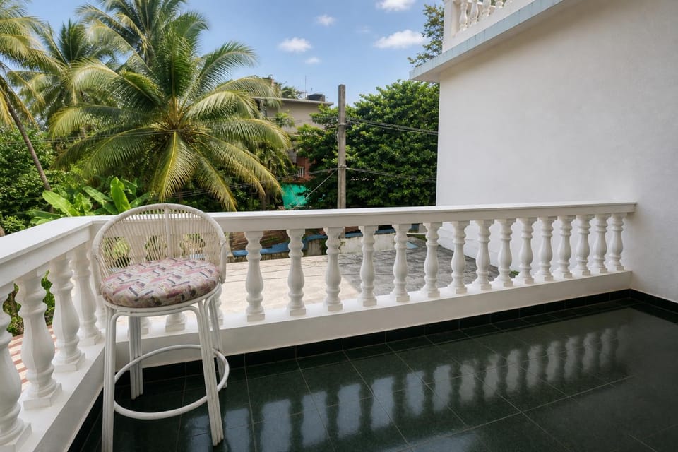 Hotel ArstOiJ Apartment in Candolim