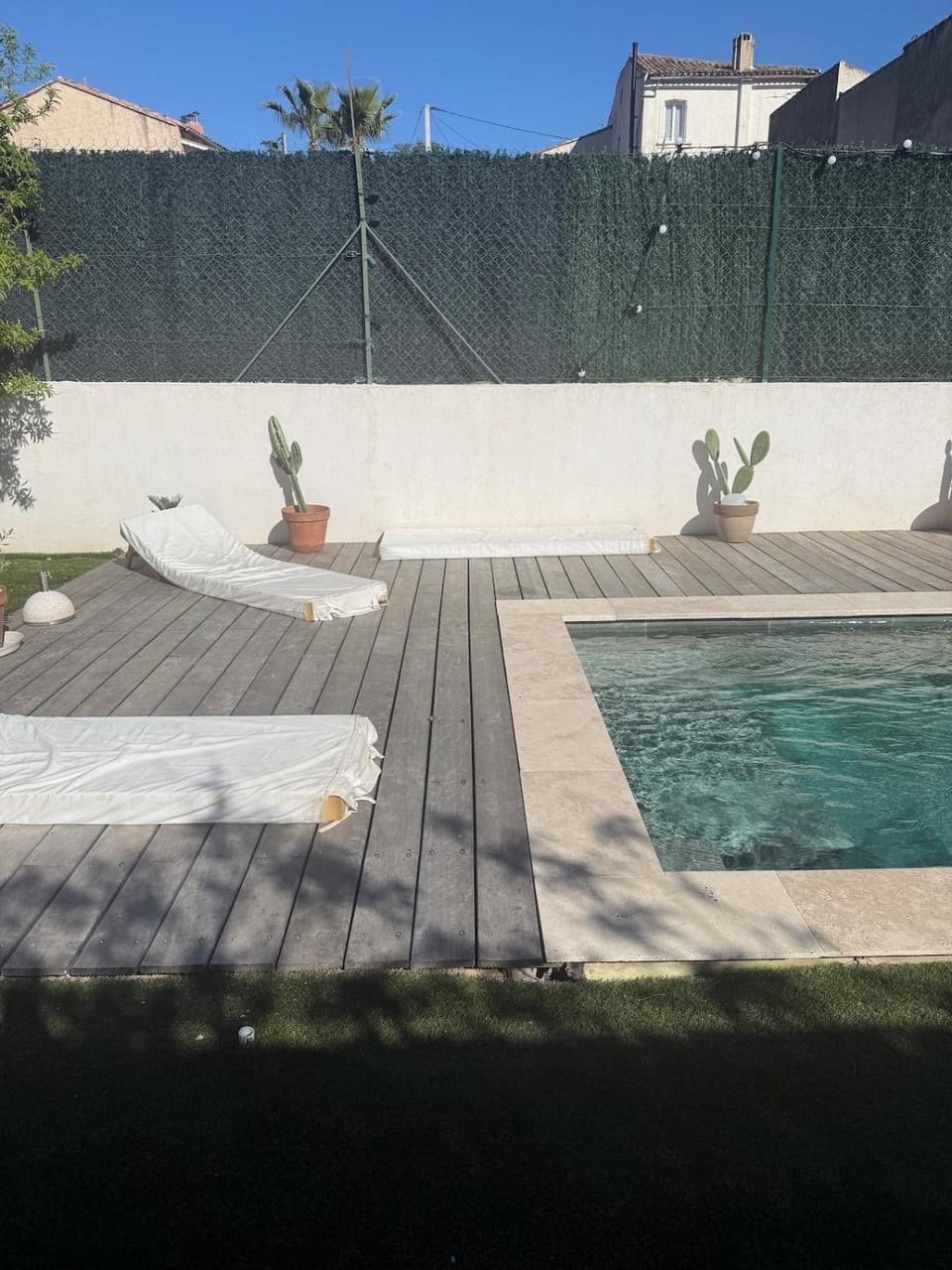 A rare find in Marseille, south-facing house with pool, quiet location Villa in Marseille