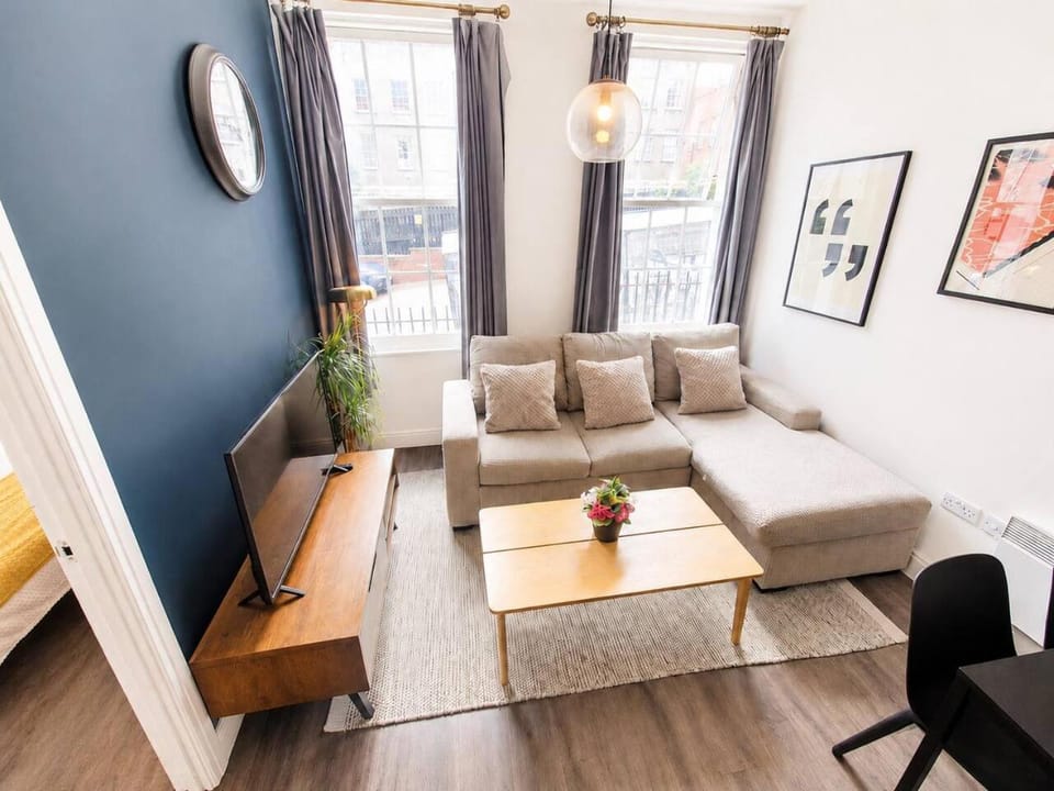 Comfy Cabot Circus Central Flat Sleeps 4 Apartment in Bristol