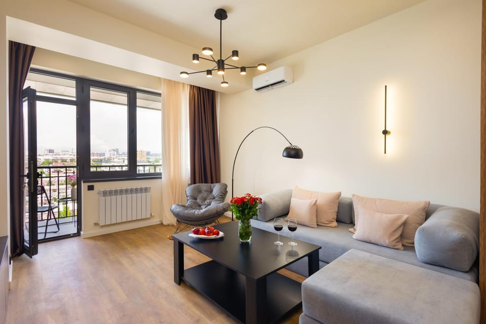 Living room, Seating area, internet