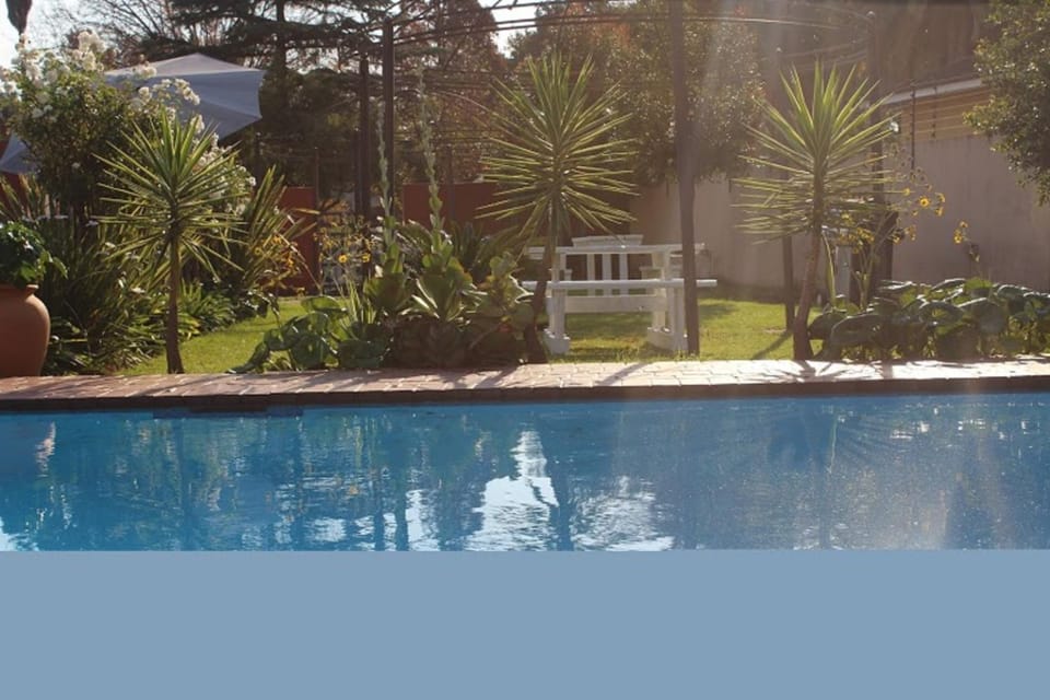 Property building, Day, Swimming pool