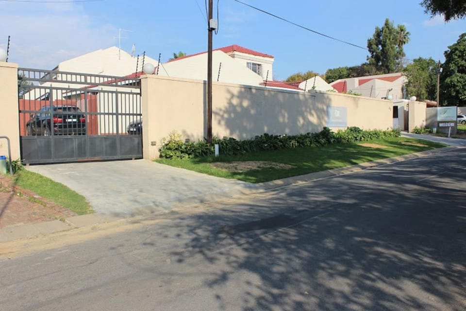 Facade/entrance, Street view