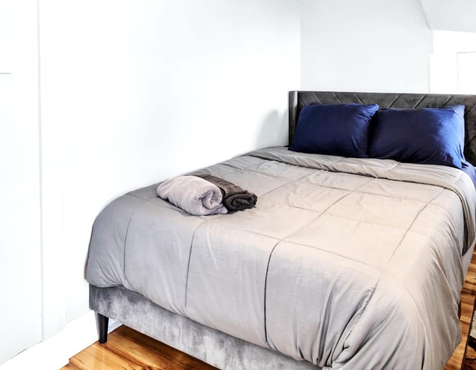 Maple House Stay Apartment in Buffalo