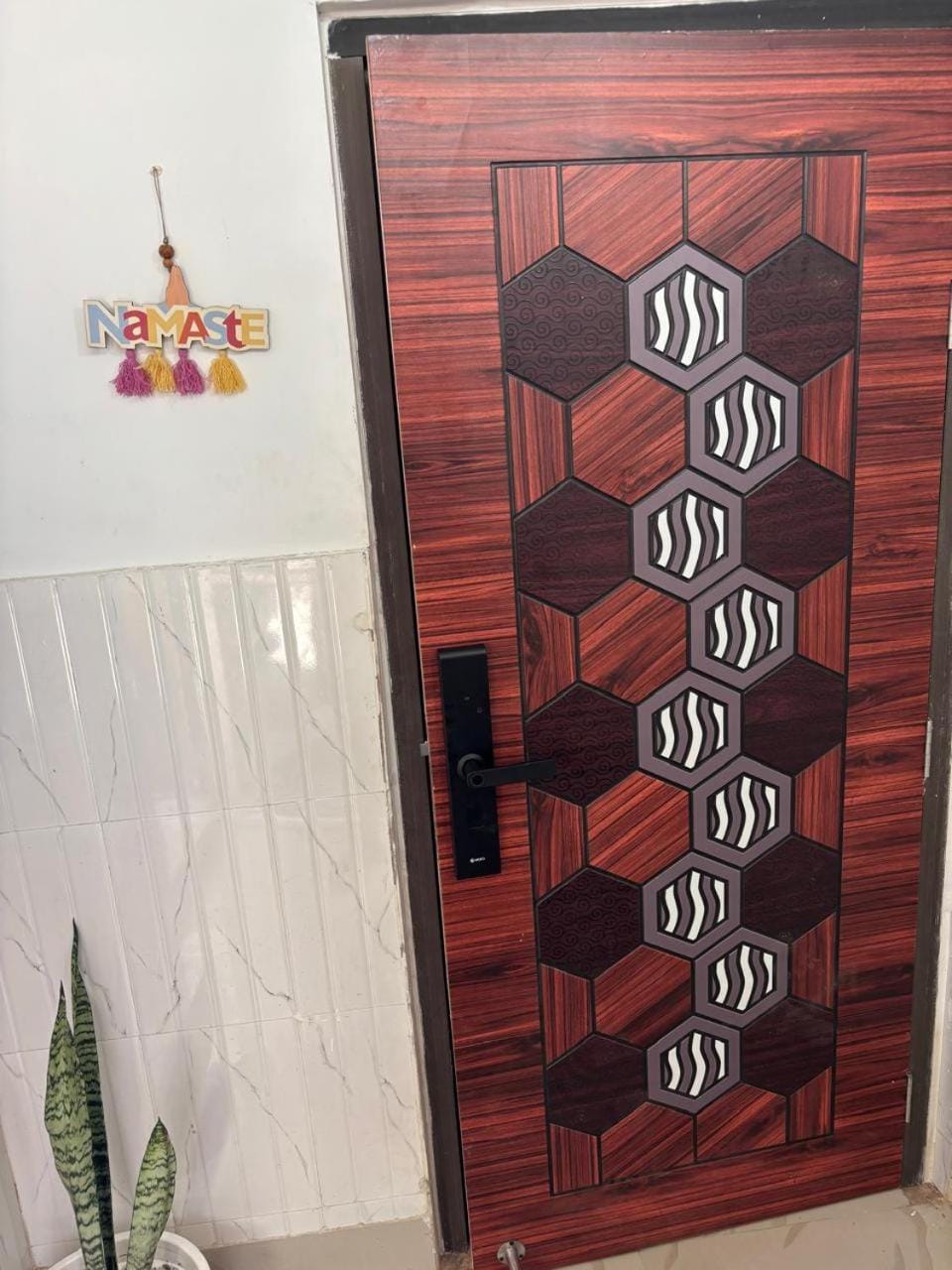 Spacious 2BHK with Full Kitchen, Dining and Parking House in India