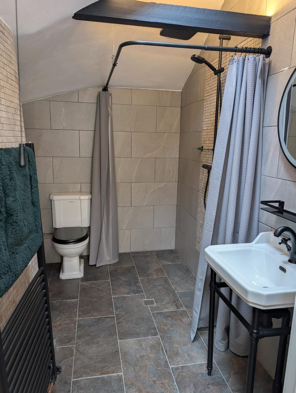 Shower, Toilet, Bathroom, towels