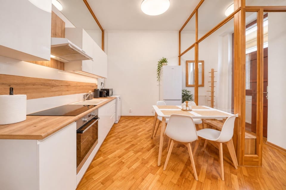 Kitchen or kitchenette, Dining area, dishwasher, microwave, oven, stove