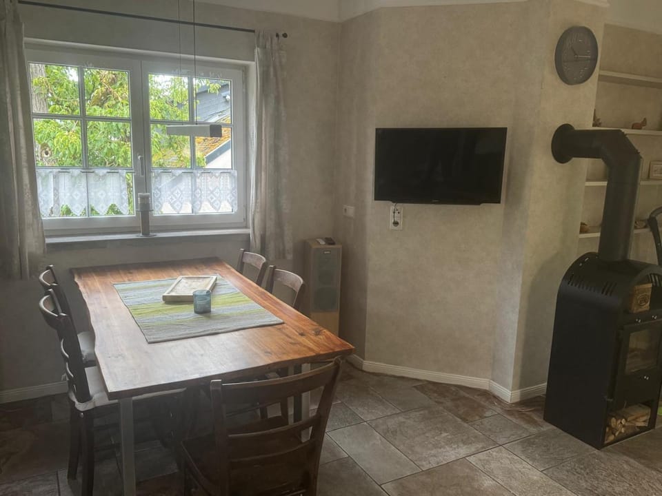 TV and multimedia, Dining area