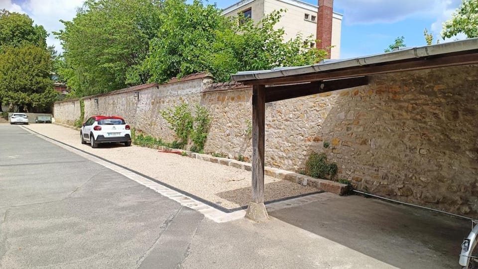 Garden, Parking