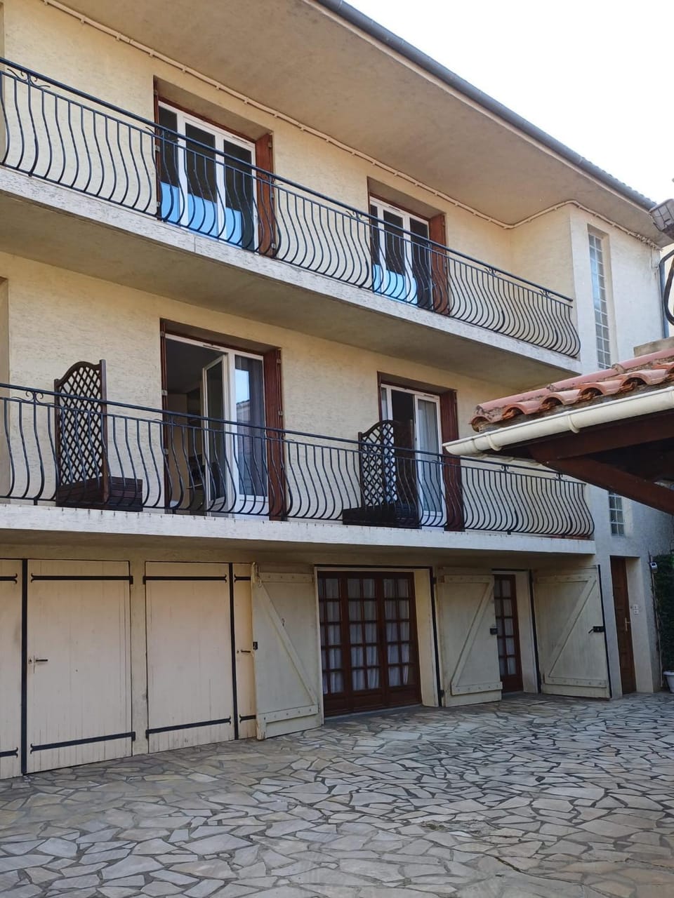 Facade/entrance