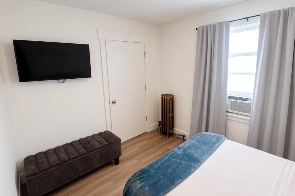 Modern and Comfortable Stay at The George - Unit 311 Apartment in Klamath Falls