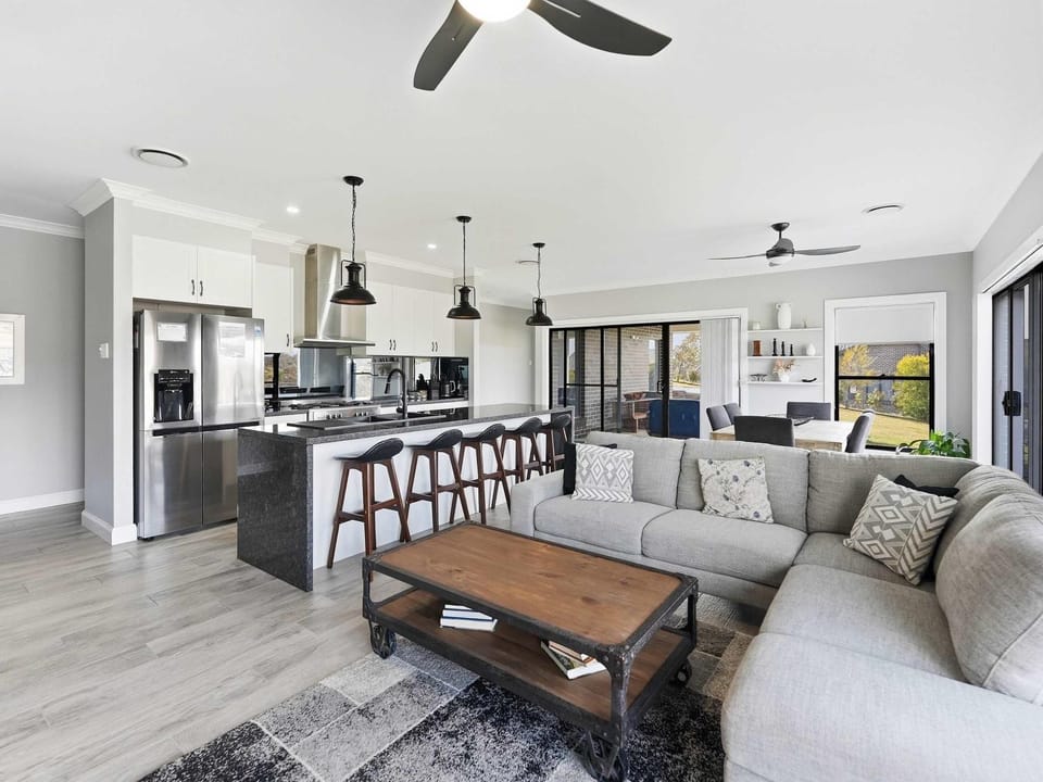 Kitchen or kitchenette, Living room, Dining area