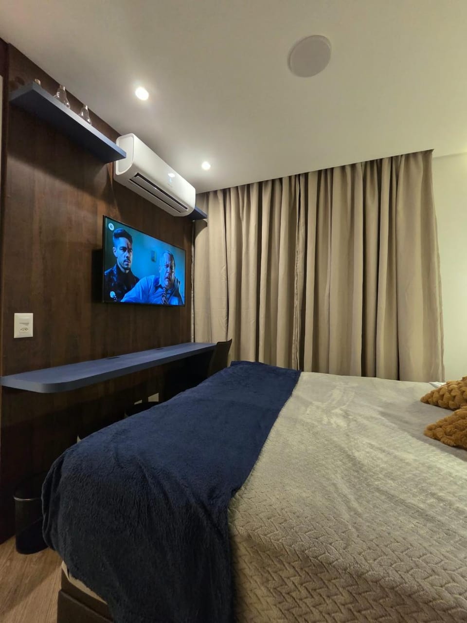 Bed, TV and multimedia