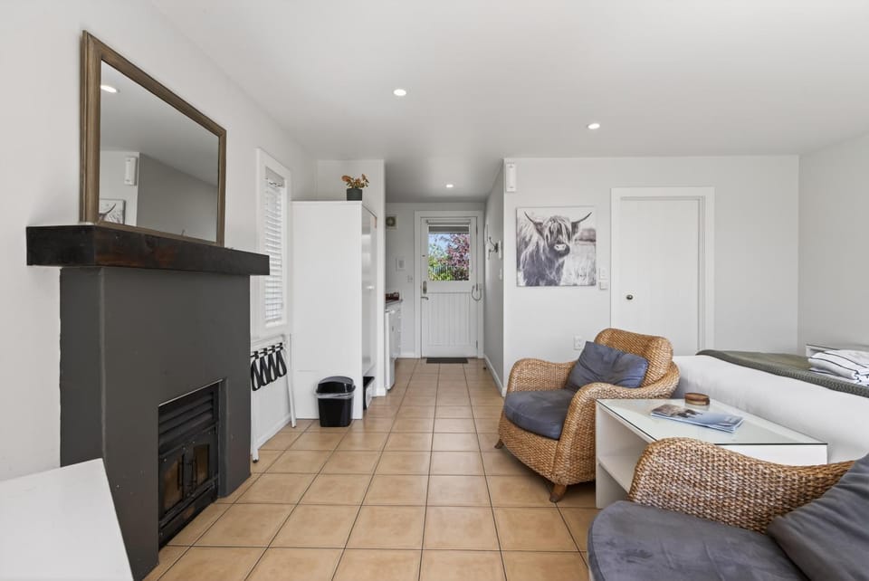 Brackenridge Studios Apartment in Martinborough