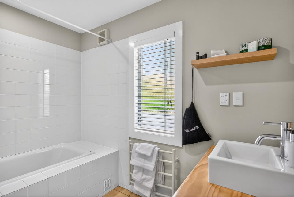Brackenridge Studios Apartment in Martinborough