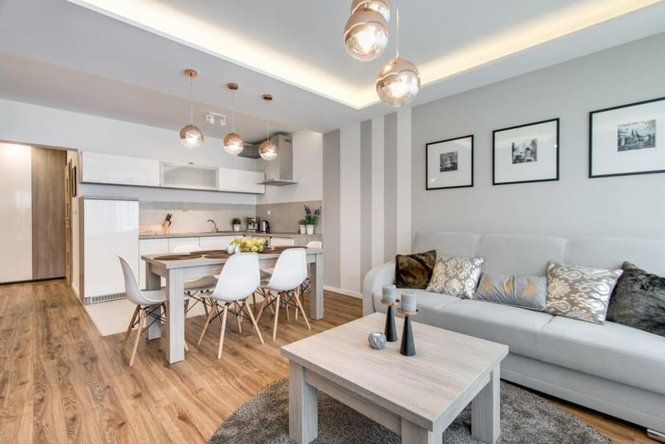 Coffee/tea facilities, Kitchen or kitchenette, Living room, Photo of the whole room, Seating area, Dining area