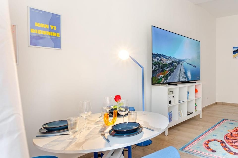 TV and multimedia, Living room, Dining area