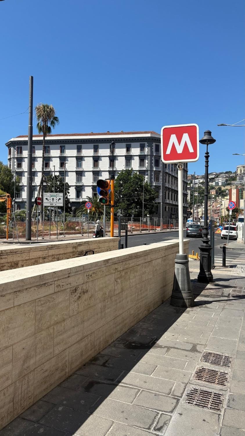 Neighbourhood, Street view, Location