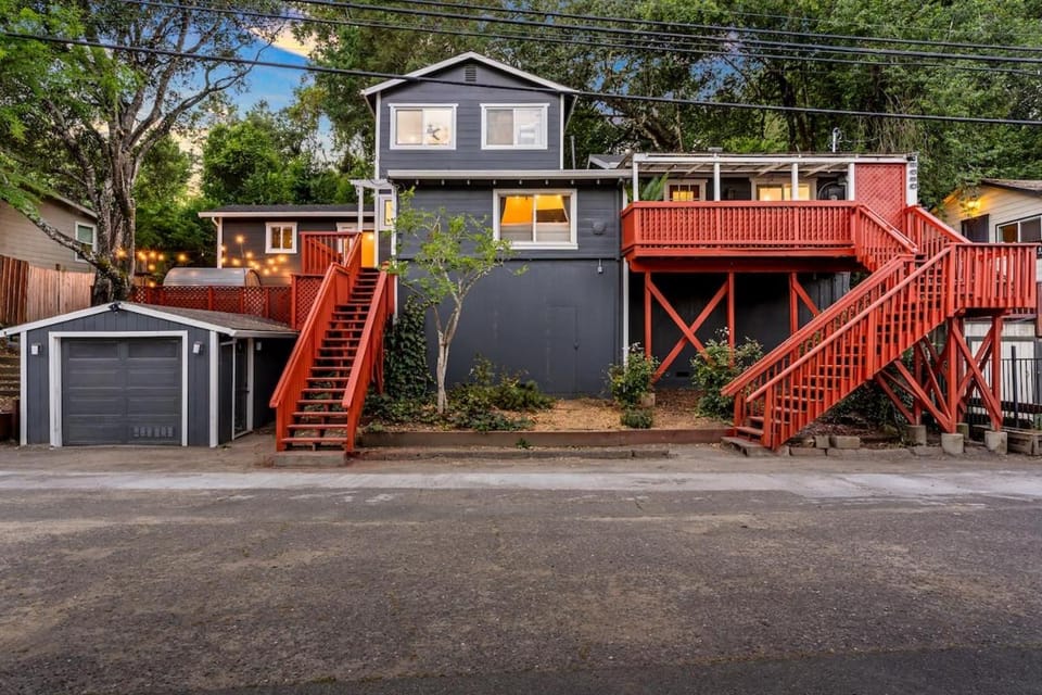 Forestville Redwood Escape House in Forestville