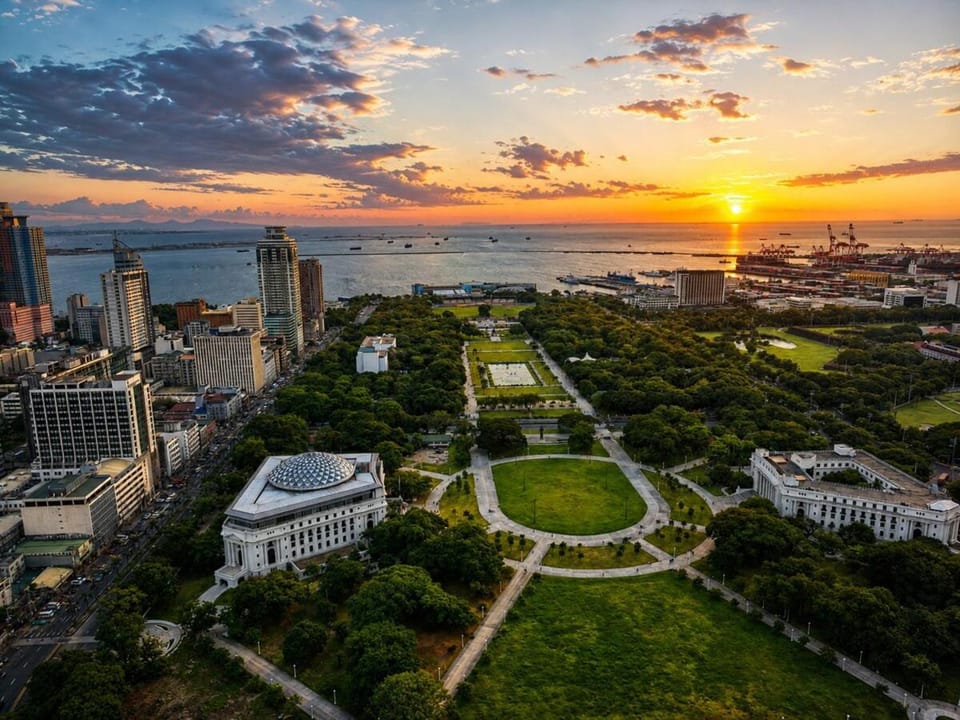 Sunset, Ocean view & City Lights at Torre de Manila Apartment in Manila City