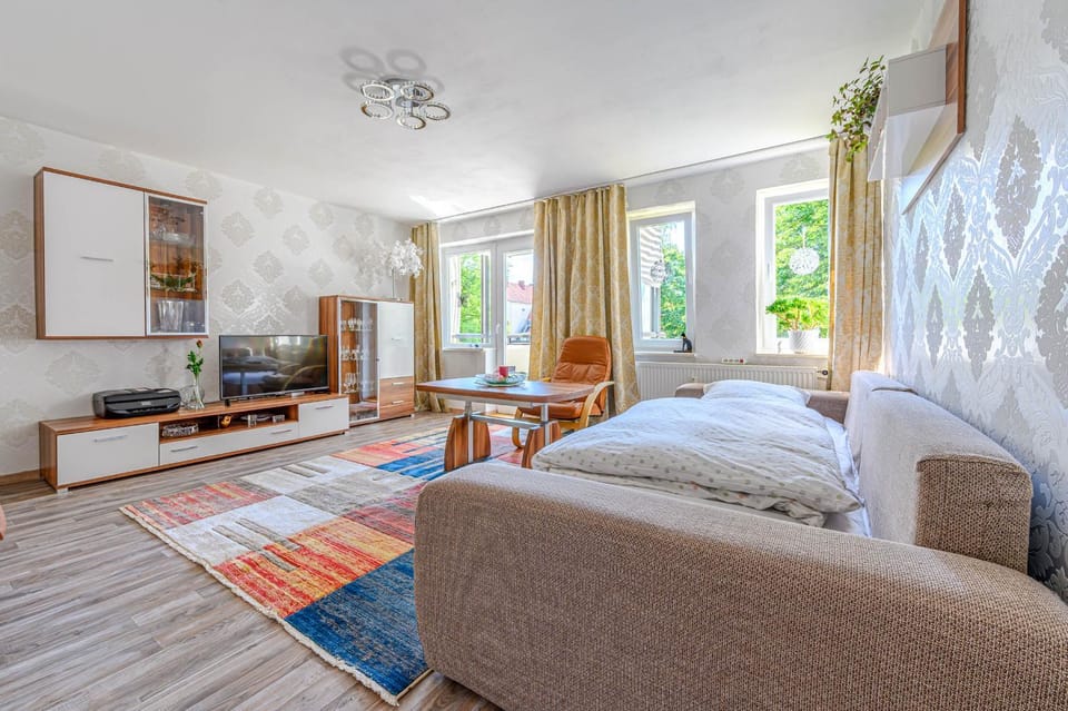 Bed, Living room