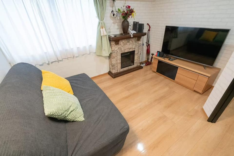 Living room, Photo of the whole room