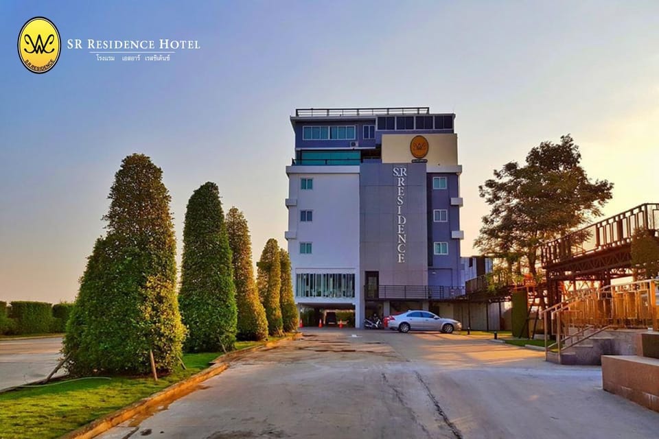Property building, Neighbourhood, Sunrise, Sunset