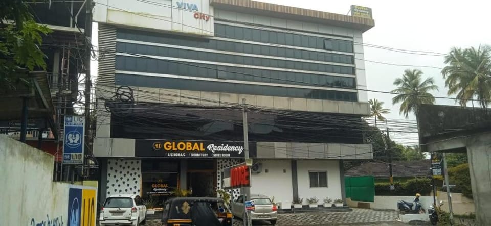GLOBAL RESIDENCY KSRTC PALAKKAd Nature lodge in Kerala