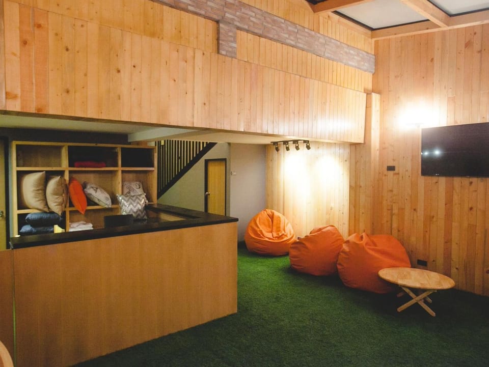 Communal lounge/ TV room