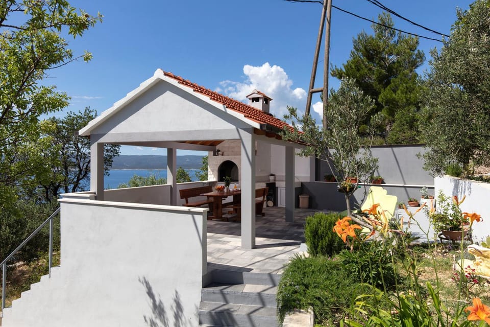 BBQ facilities, Garden, View (from property/room), Balcony/Terrace