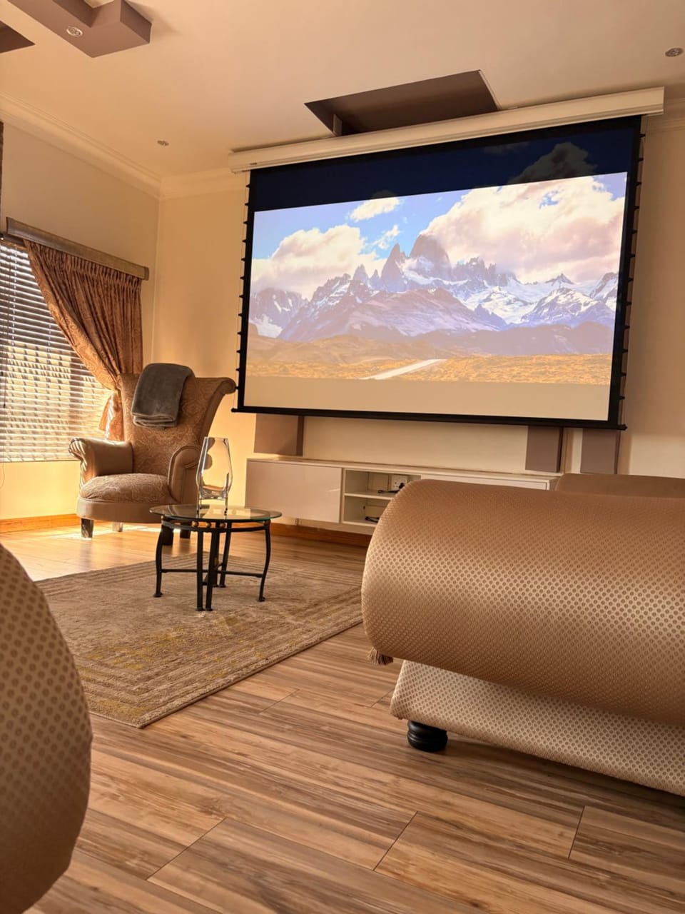 Communal lounge/ TV room