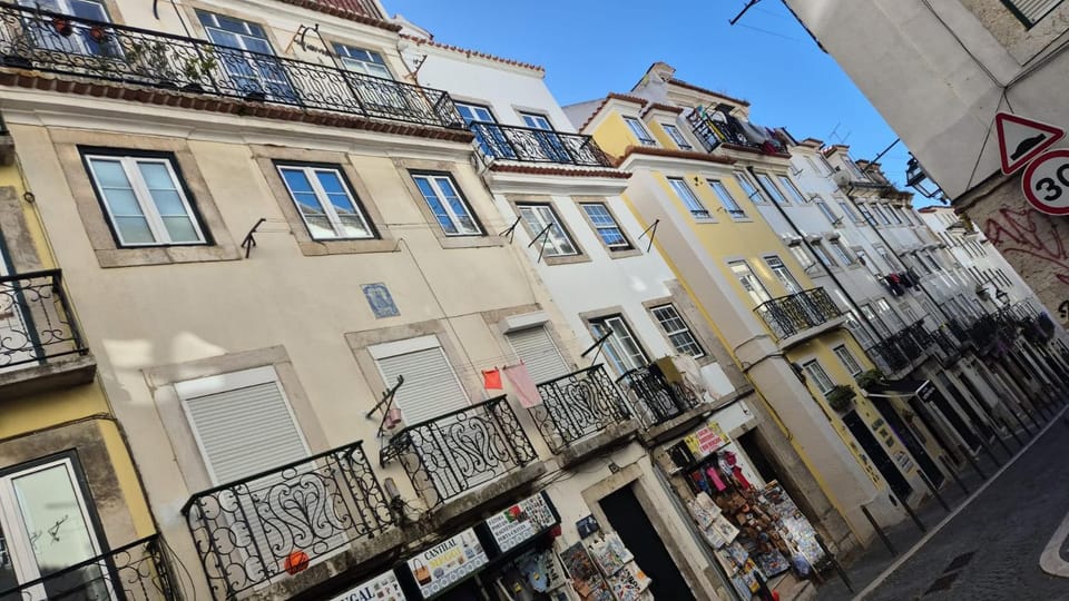 Property building, Day, Neighbourhood, City view, Street view