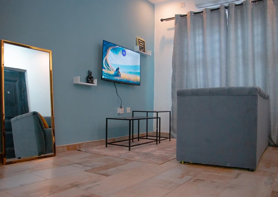 Communal lounge/ TV room