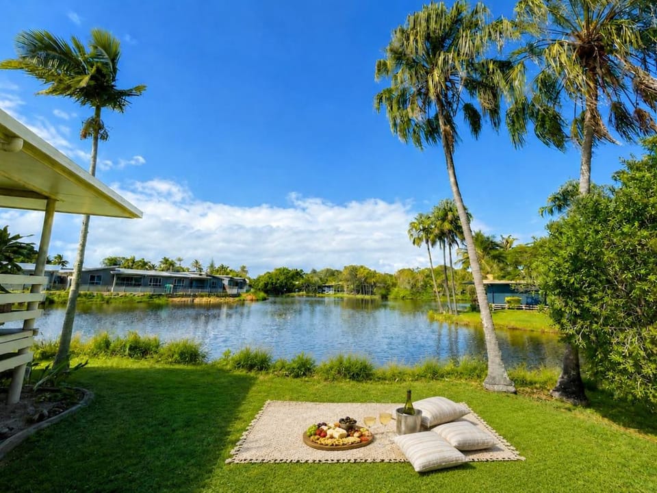 Private Boutique Lakefront Cabin The Hidden Cove Cabin in Hervey Bay