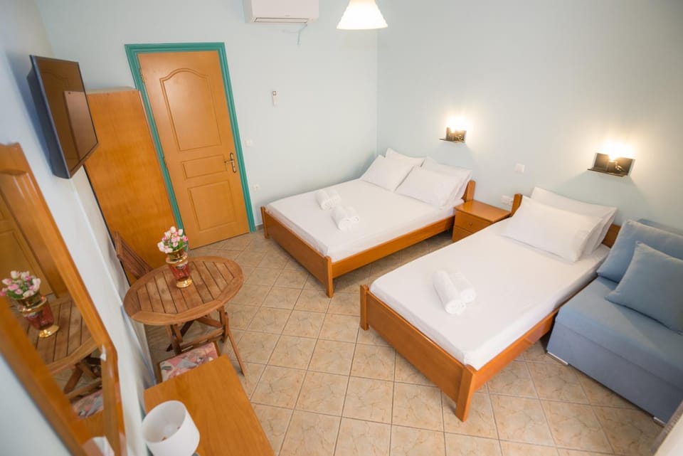 Property building, Living room, Bedroom
