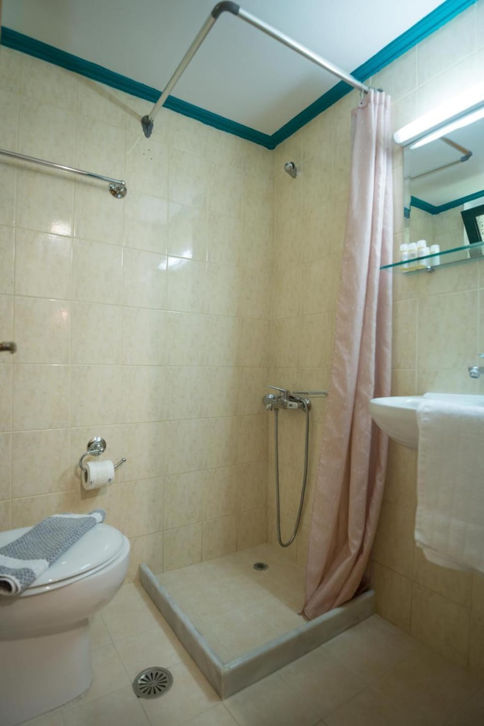 Bathroom, Living room