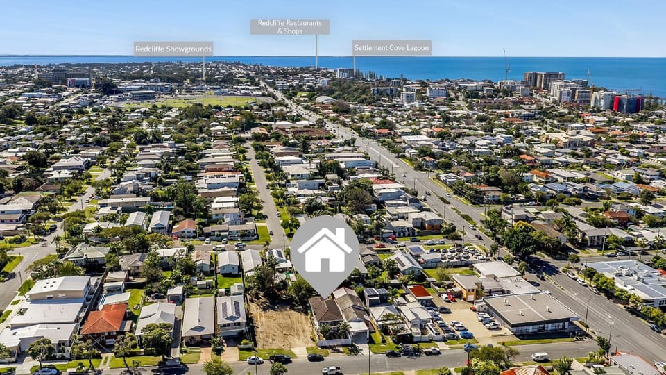 Neighbourhood, Location