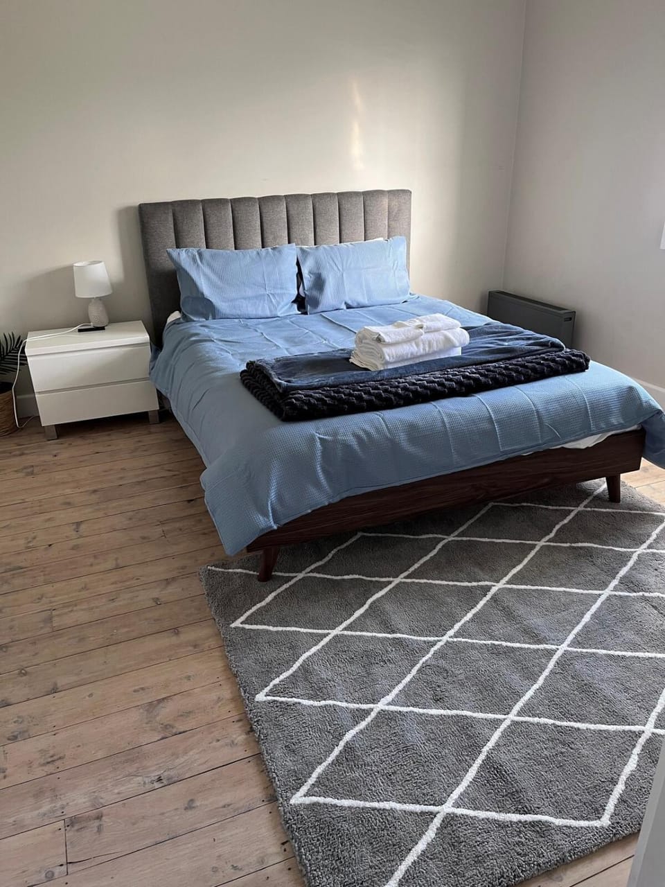 Front Country getaway in the centre of town, front House in Blayney