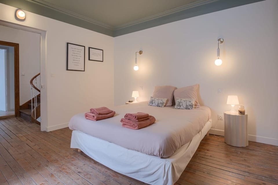 L'Élégante - Petfriendly - Proche gare House in Laval