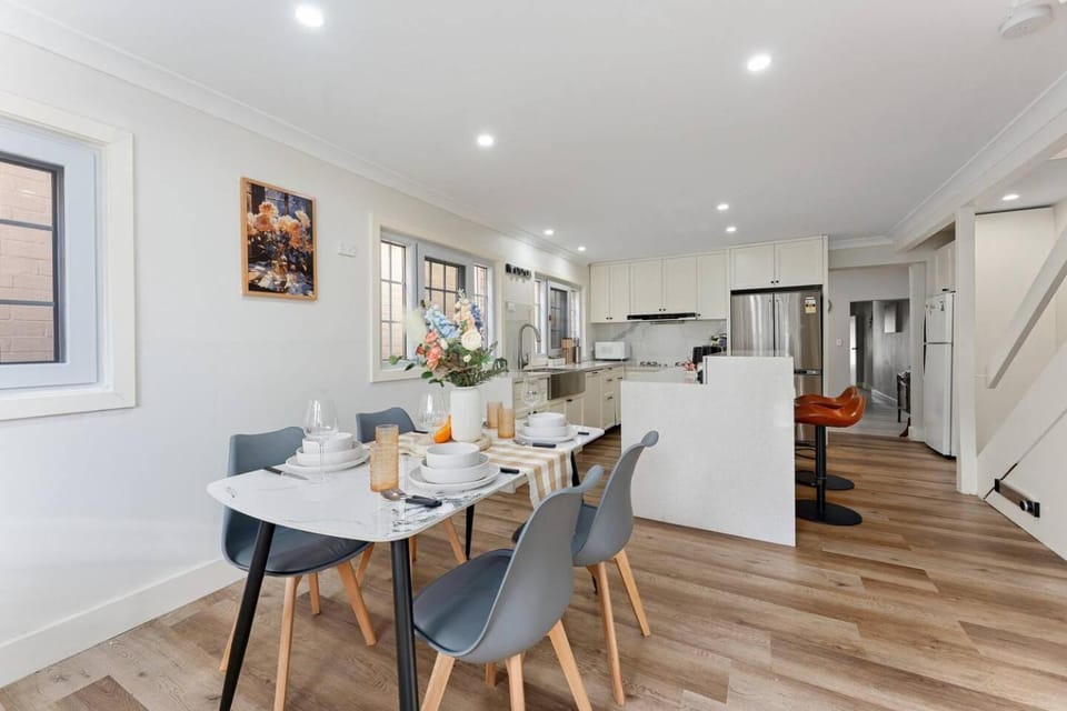 Charming Character Terrace, Eclectic Vintage Charm House in Sydney