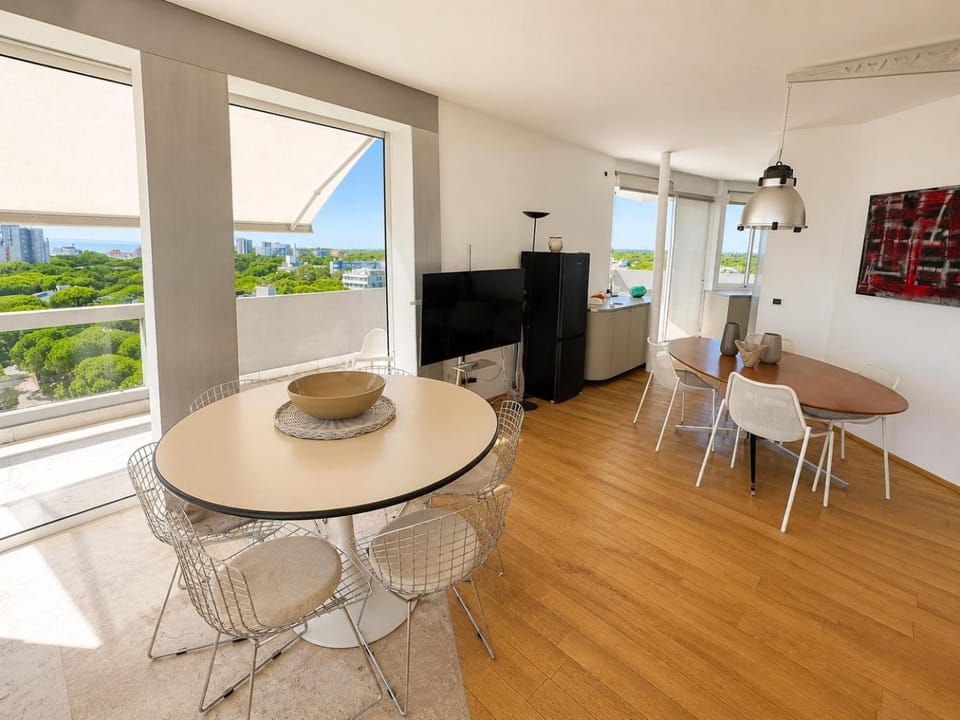 Natural landscape, TV and multimedia, View (from property/room), Balcony/Terrace, Kitchen or kitchenette, Living room, Seating area, Dining area
