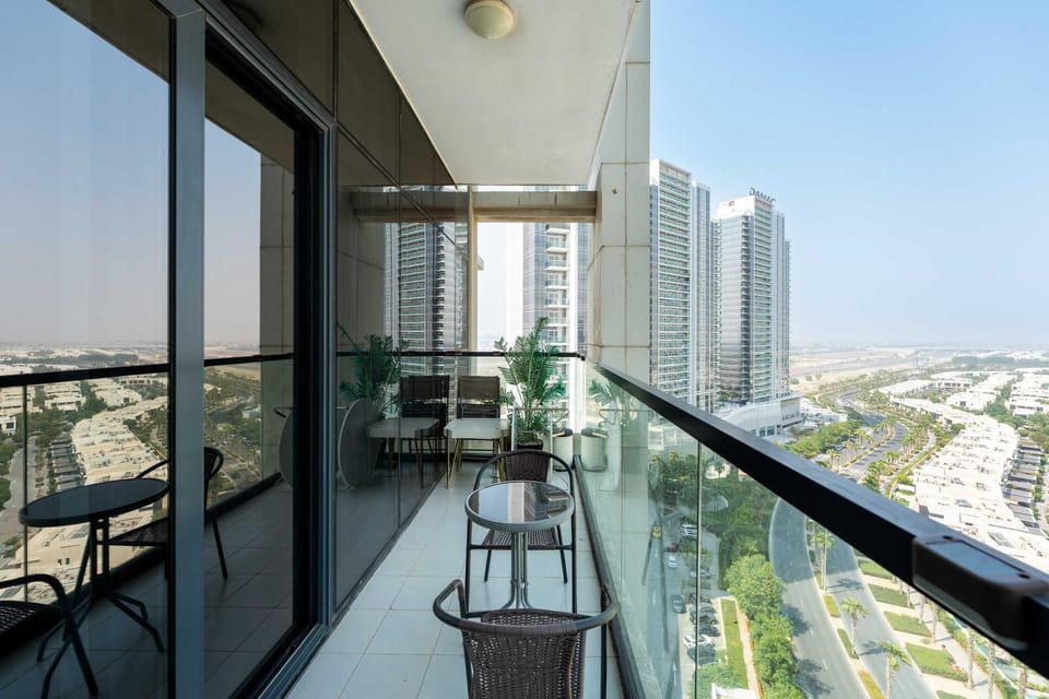 Property building, Day, View (from property/room), Balcony/Terrace