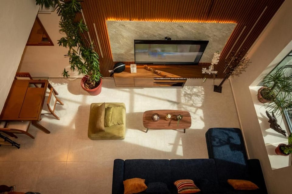 Communal lounge/ TV room, TV and multimedia, Living room, Seating area, Evening entertainment