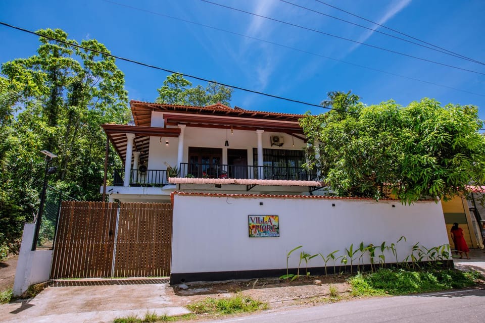 Villa Piore Mirissa Bed and Breakfast in Kamburugamuwa