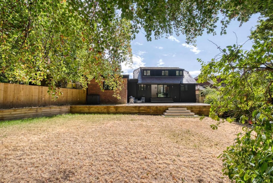 Property building, Day, Natural landscape, Garden, Garden view