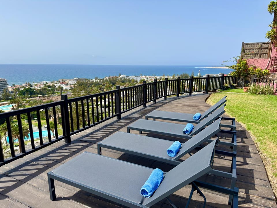 Day, Natural landscape, View (from property/room), Balcony/Terrace, Sea view, sunbed