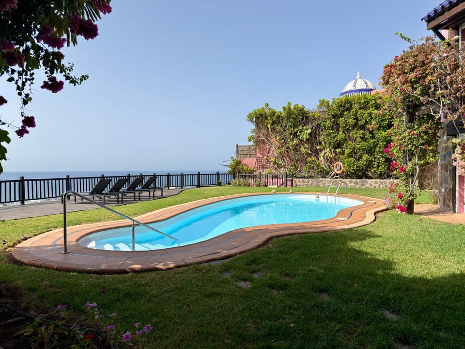 Day, Natural landscape, Garden, Garden view, Pool view, Sea view, Swimming pool, sunbed