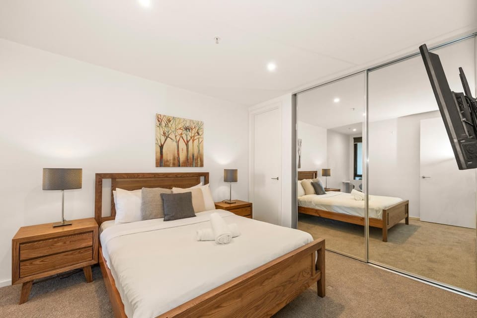 Stylish St Kilda Living in a Prime Location Apartment in Saint Kilda