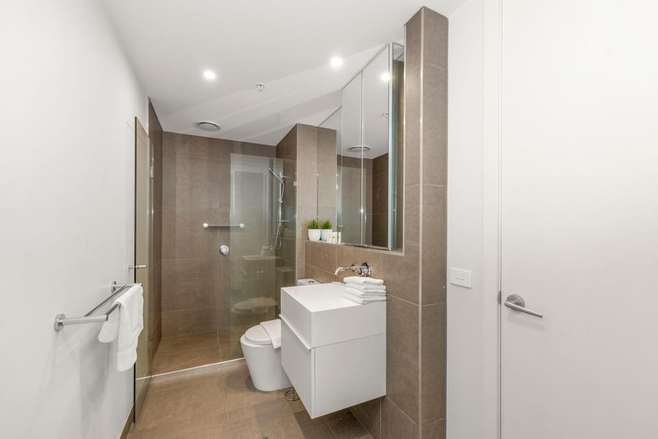 Stylish St Kilda Living in a Prime Location Apartment in Saint Kilda