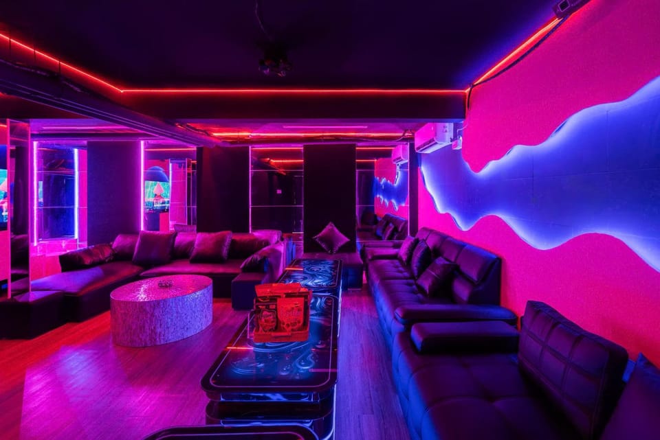 Communal lounge/ TV room, Karaoke, Evening entertainment